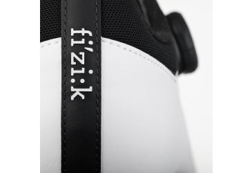 FIZIK TRETRY VENTO OMNA WHITE - BLACK (VER5BPR1K2010)